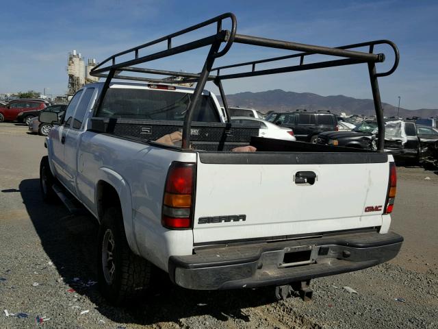 1GTHC29G26E289738 - 2006 GMC SIERRA C25 WHITE photo 3