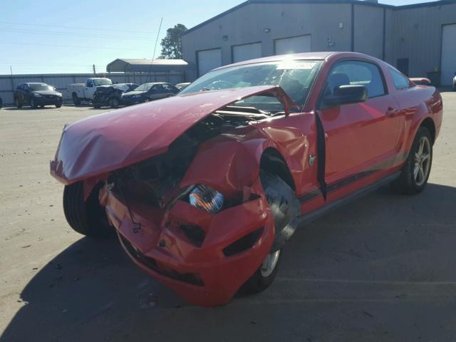 1ZVHT80N395142215 - 2009 FORD MUSTANG RED photo 2