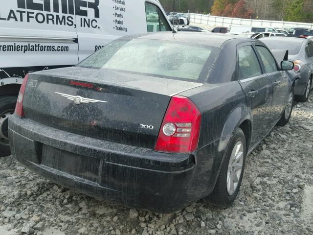 2C3LA43R28H250377 - 2008 CHRYSLER 300 LX BLACK photo 4