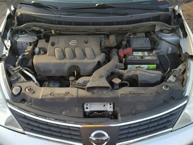 3N1BC11E39L387453 - 2009 NISSAN VERSA S GRAY photo 7