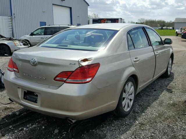 4T1BK36B06U145243 - 2006 TOYOTA AVALON XL GOLD photo 4