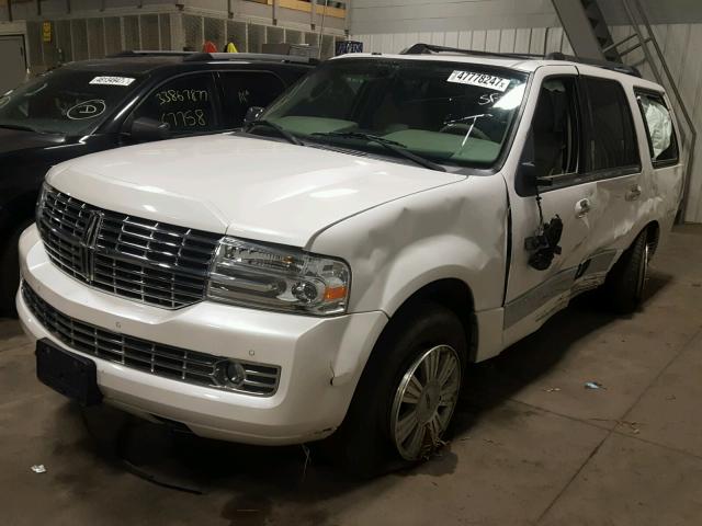 5LMJJ2J57AEJ03369 - 2010 LINCOLN NAVIGATOR WHITE photo 2