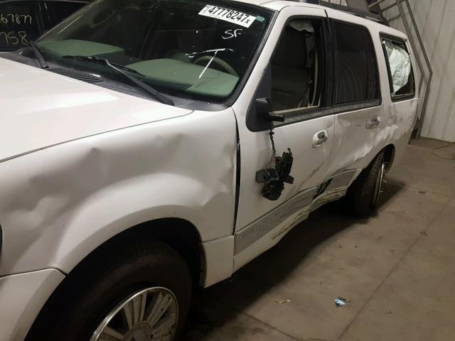 5LMJJ2J57AEJ03369 - 2010 LINCOLN NAVIGATOR WHITE photo 9