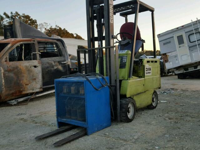 E23500565770FA - 1982 CLARK FORKLIFT FORKLIFT TWO TONE photo 2