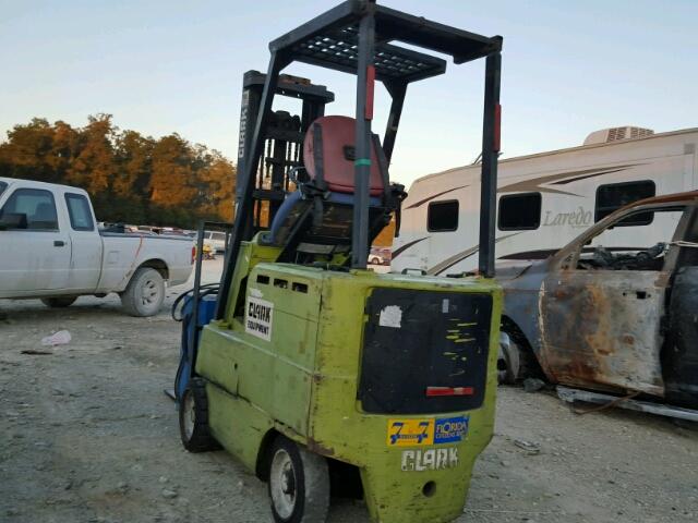 E23500565770FA - 1982 CLARK FORKLIFT FORKLIFT TWO TONE photo 3