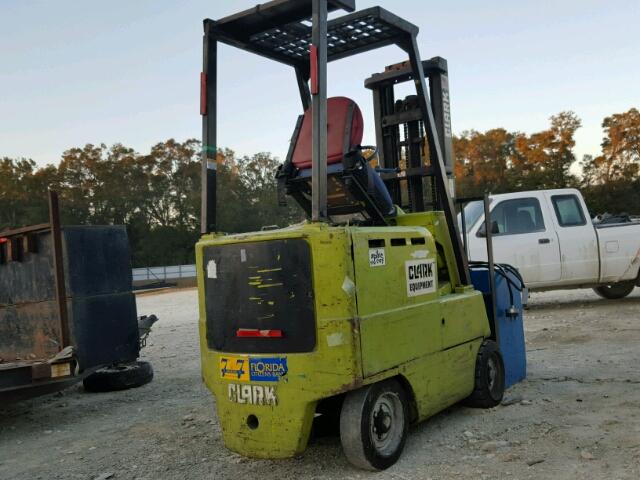 E23500565770FA - 1982 CLARK FORKLIFT FORKLIFT TWO TONE photo 4