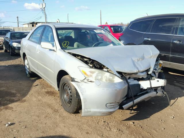 4T1BE32K24U858736 - 2004 TOYOTA CAMRY LE 银色 照片 1