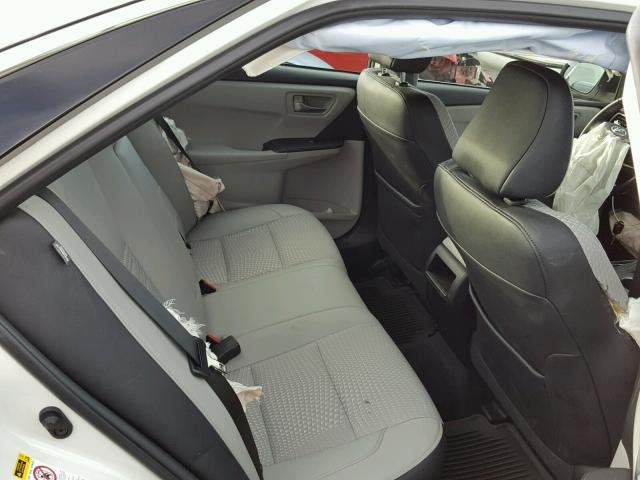 4T1BF1FK3FU906257 - 2015 TOYOTA CAMRY LE 白色 照片 6