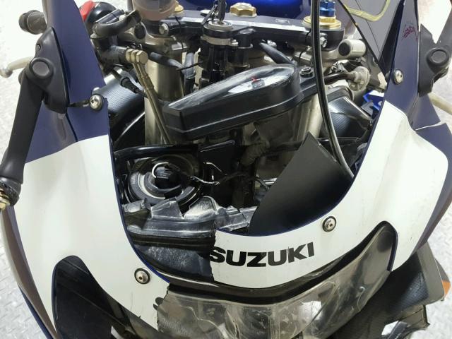 JS1GR7HA232102316 - 2003 SUZUKI GSX-R750 BLUE photo 13