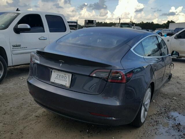 5YJ3E1EAXJF035878 - 2018 TESLA MODEL 3 ნაცრისფერი ფოტო 4