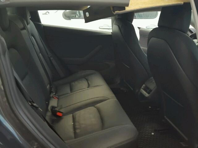 5YJ3E1EAXJF035878 - 2018 TESLA MODEL 3 ნაცრისფერი ფოტო 6