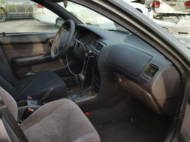 1NXAE09B6SZ283568 - 1995 TOYOTA COROLLA LE 灰色 照片 5