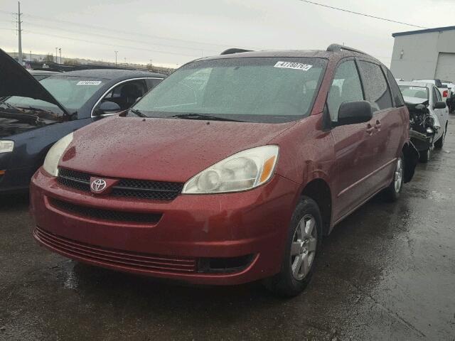 5TDZA23CX5S260402 - 2005 TOYOTA SIENNA CE RED photo 2