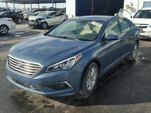 5NPE24AF0FH184992 - 2015 HYUNDAI SONATA SE BLUE photo 2