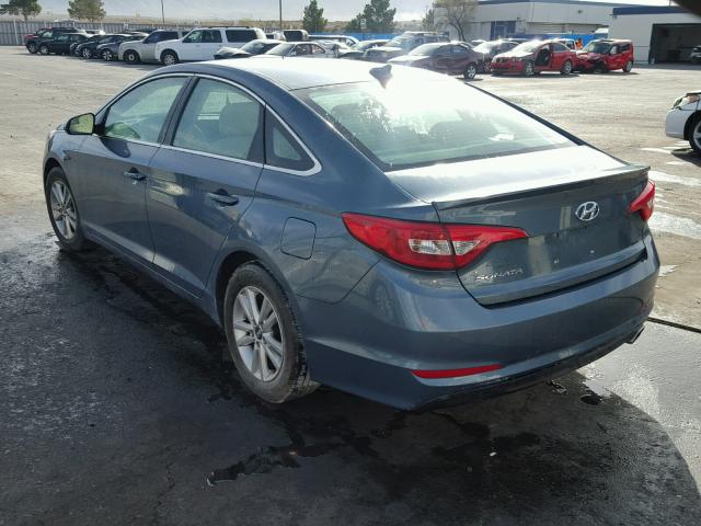 5NPE24AF0FH184992 - 2015 HYUNDAI SONATA SE BLUE photo 3