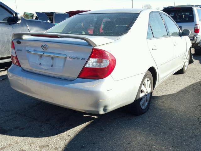 4T1BE30KX4U294336 - 2004 TOYOTA CAMRY LE 银色 照片 4