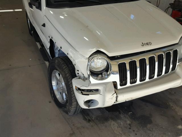 1J4GK58K74W157338 - 2004 JEEP LIBERTY LI WHITE photo 9