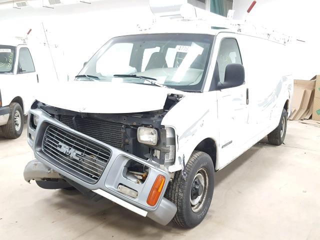 1GTHG39R7Y1264842 - 2000 GMC SAVANA G35 WHITE photo 2