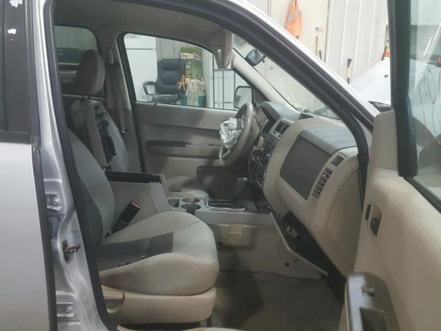 1FMCU03Z78KA07874 - 2008 FORD ESCAPE XLT SILVER photo 5