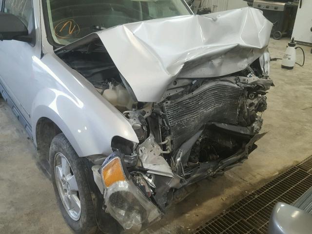 1FMCU03Z78KA07874 - 2008 FORD ESCAPE XLT SILVER photo 9