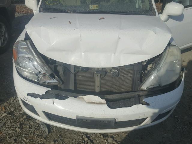 3N1BC13E77L381648 - 2007 NISSAN VERSA S WHITE photo 7