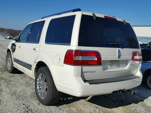 5LMFU27557LJ07672 - 2007 LINCOLN NAVIGATOR WHITE photo 3