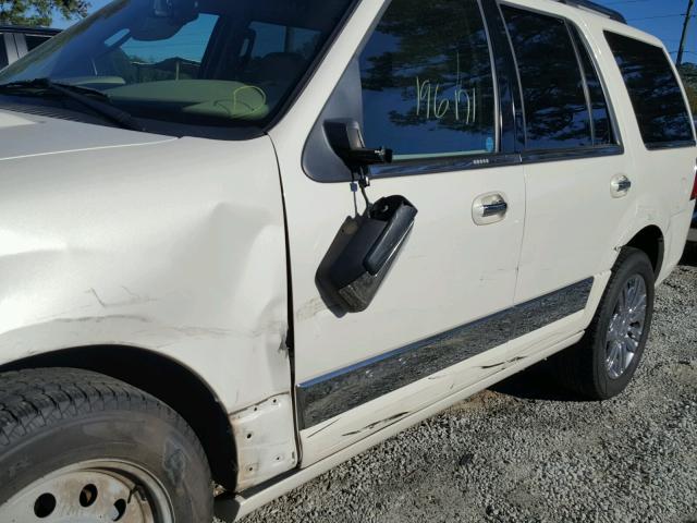 5LMFU27557LJ07672 - 2007 LINCOLN NAVIGATOR WHITE photo 9