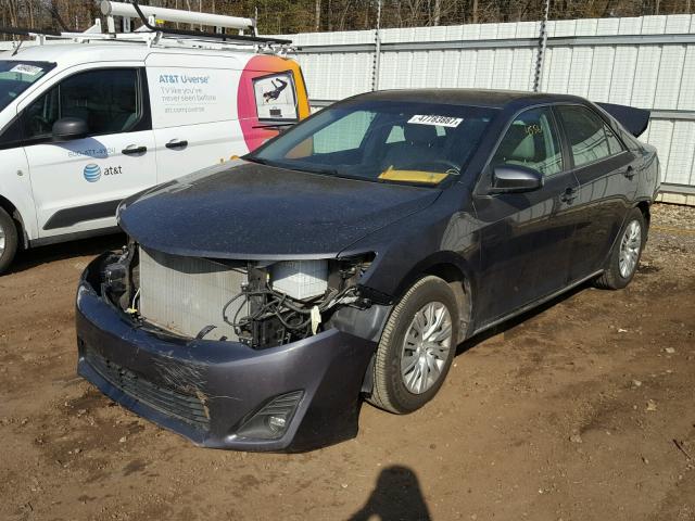 4T1BF1FKXCU130656 - 2012 TOYOTA CAMRY BASE GRAY photo 2