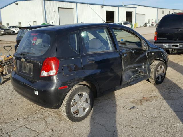 KL1TD66688B208523 - 2008 CHEVROLET AVEO BASE BLACK photo 4