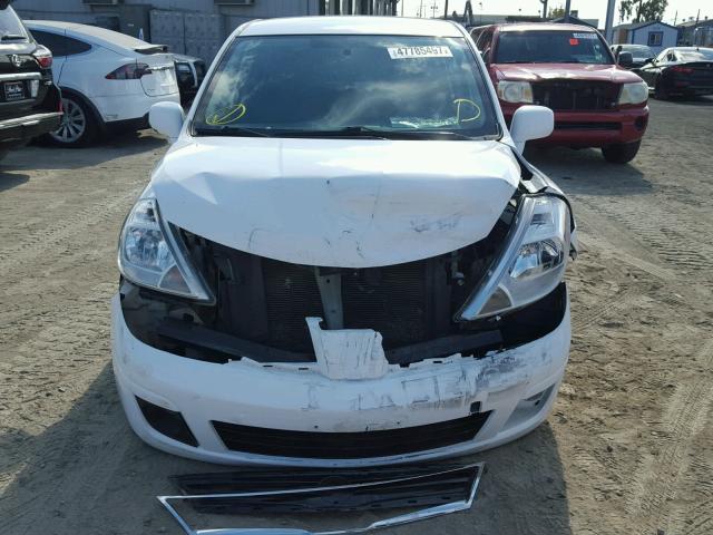 3N1BC1CP2BL402058 - 2011 NISSAN VERSA S WHITE photo 9