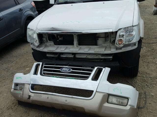 1FMEU64EX6ZA22140 - 2006 FORD EXPLORER E WHITE photo 9