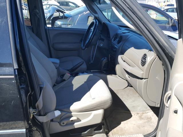 1J4GL38K95W566492 - 2005 JEEP LIBERTY RE BLACK photo 5