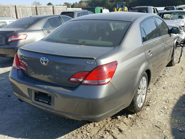 4T1BK36B35U016380 - 2005 TOYOTA AVALON XL GRAY photo 4