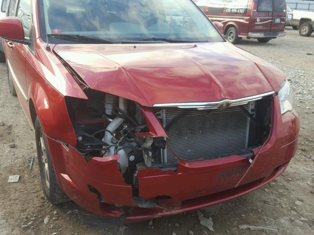 2A8HR54129R598192 - 2009 CHRYSLER TOWN & COU RED photo 9