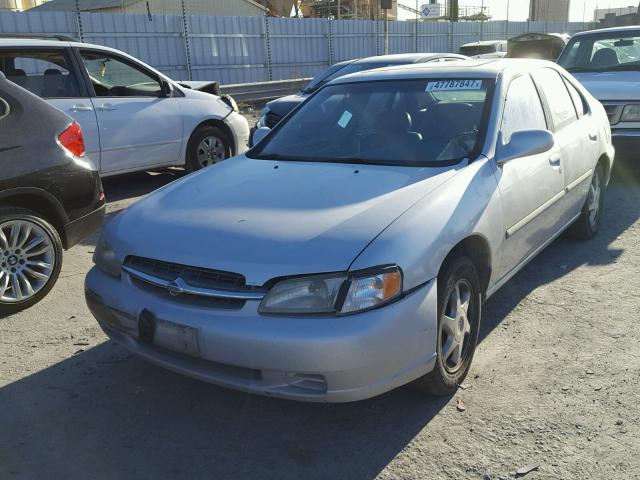 1N4DL01D8XC248974 - 1999 NISSAN ALTIMA XE SILVER photo 2