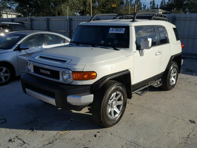 JTEBU4BF8EK186061 - 2014 TOYOTA FJ CRUISER WHITE photo 2