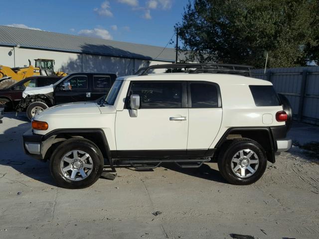 JTEBU4BF8EK186061 - 2014 TOYOTA FJ CRUISER WHITE photo 9