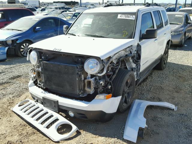 1C4NJRFB8ED507423 - 2014 JEEP PATRIOT LA WHITE photo 2