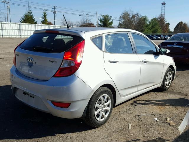 KMHCT5AE1DU073190 - 2013 HYUNDAI ACCENT GLS SILVER photo 4