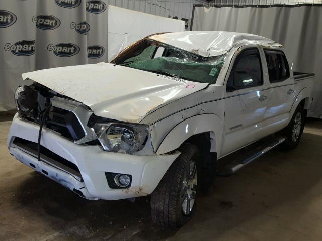 5TFJU4GN5EX059495 - 2014 TOYOTA TACOMA DOU WHITE photo 2