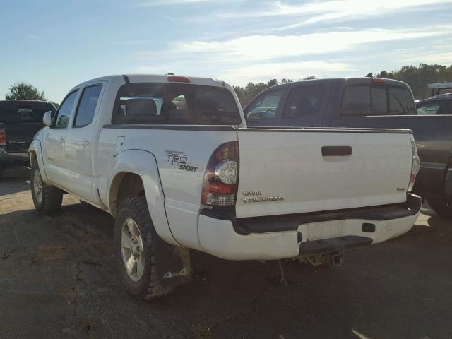 3TMMU4FN9BM035653 - 2011 TOYOTA TACOMA DOU WHITE photo 3