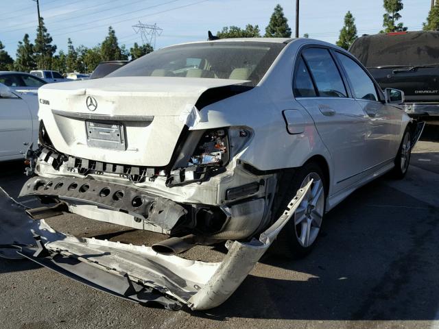 WDDGF5EB3BA521978 - 2011 MERCEDES-BENZ C 300 WHITE photo 4