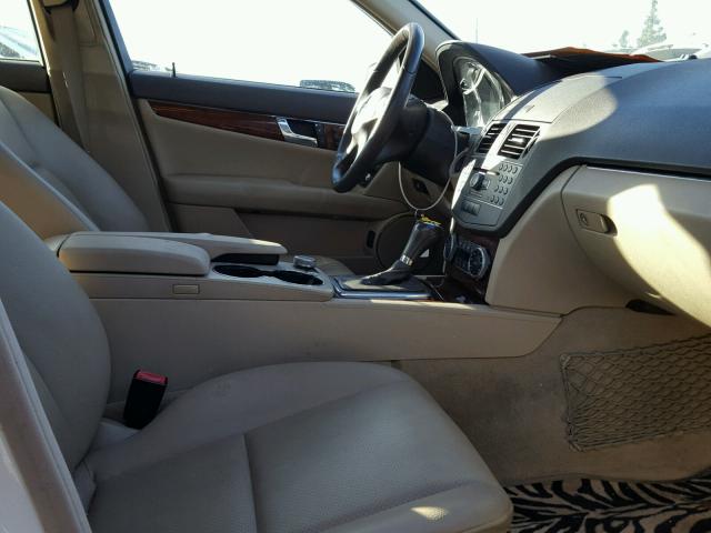 WDDGF5EB3BA521978 - 2011 MERCEDES-BENZ C 300 白色 照片 5