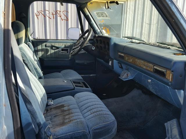 1GNER16K9LF172580 - 1990 CHEVROLET SUBURBAN R BLUE photo 5