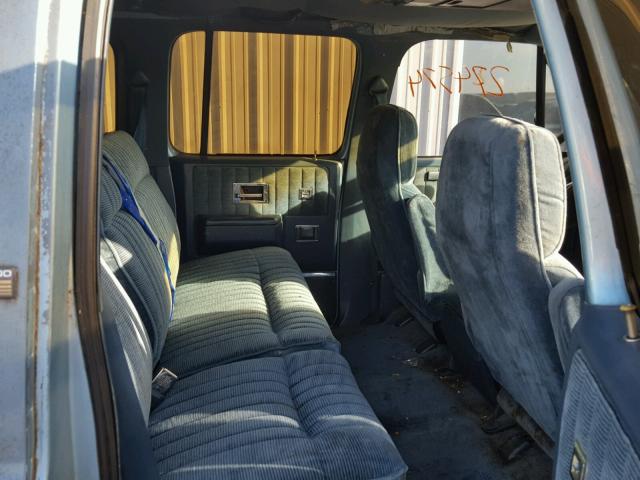 1GNER16K9LF172580 - 1990 CHEVROLET SUBURBAN R BLUE photo 6