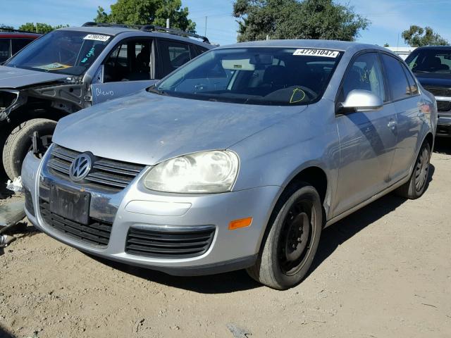 3VWJZ71K49M036882 - 2009 VOLKSWAGEN JETTA S SILVER photo 2