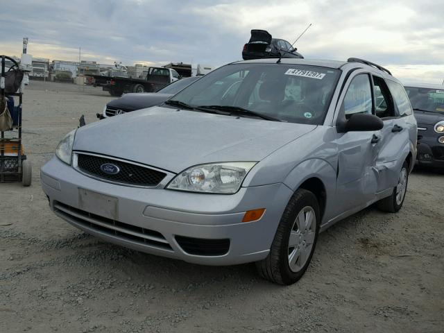 1FAHP36N47W137880 - 2007 FORD FOCUS ZXW SILVER photo 2