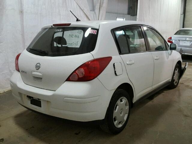 3N1BC13E88L352306 - 2008 NISSAN VERSA S WHITE photo 4