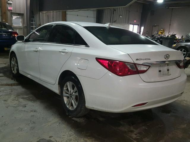 5NPEB4AC2DH748290 - 2013 HYUNDAI SONATA GLS WHITE photo 3