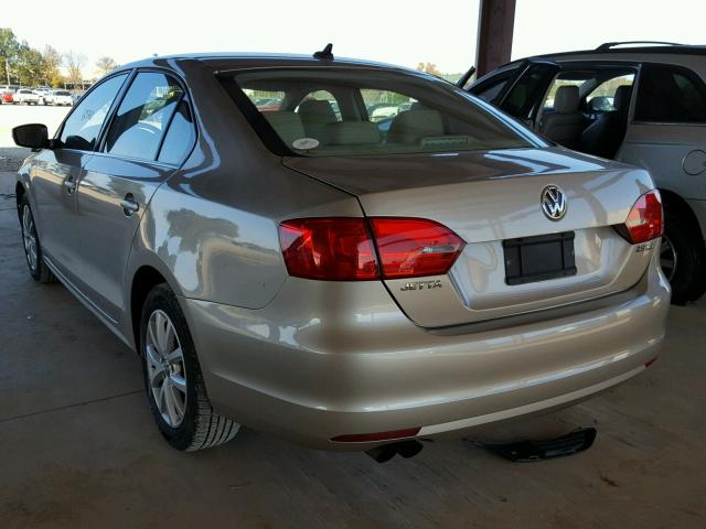 3VWDX7AJ6DM206453 - 2013 VOLKSWAGEN JETTA SE 金色 照片 3